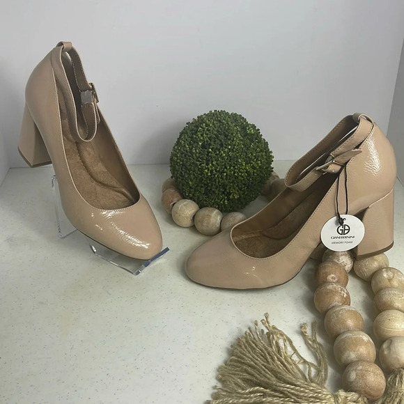 Giani Bernini Women's Valentinaa Memory Foam Ankle Strap Block Heel Pumps.8.5 - Picture 2 of 11
